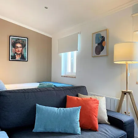 River View In Graca شقة *