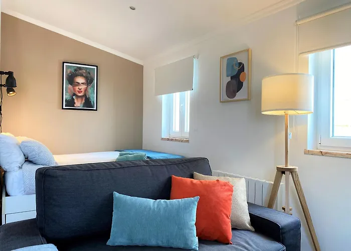 River View In Graca شقة *